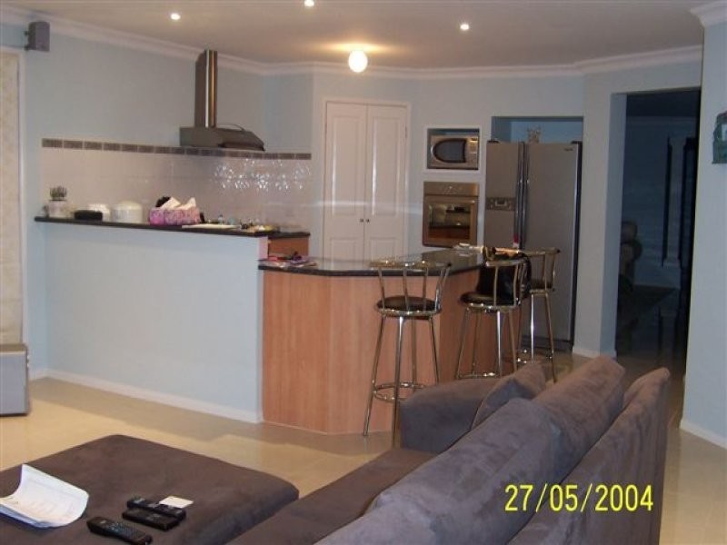 8 Ebro Court, Roxburgh Park VIC 3064