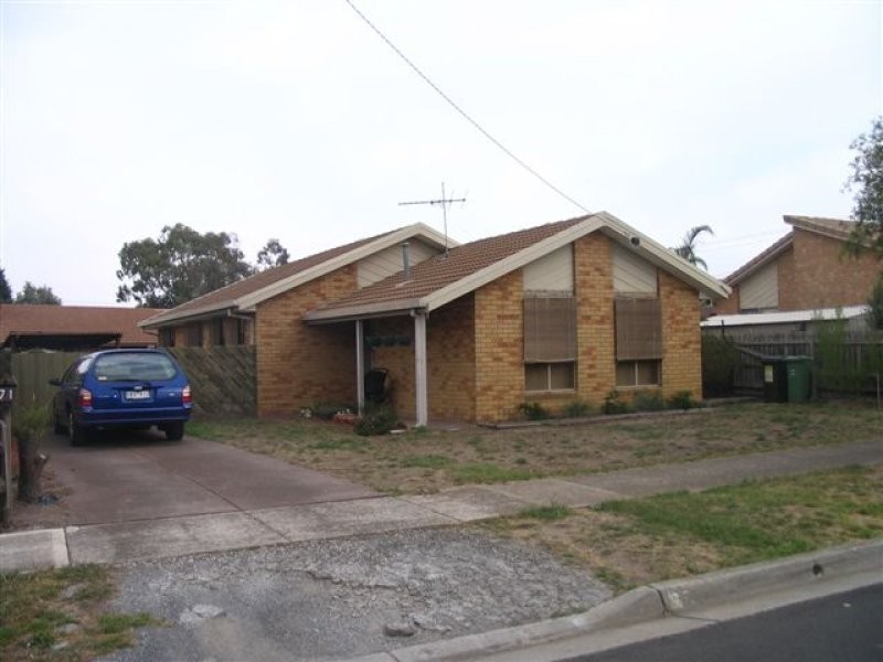 71 Gillingham Crescent, Craigieburn VIC 3064