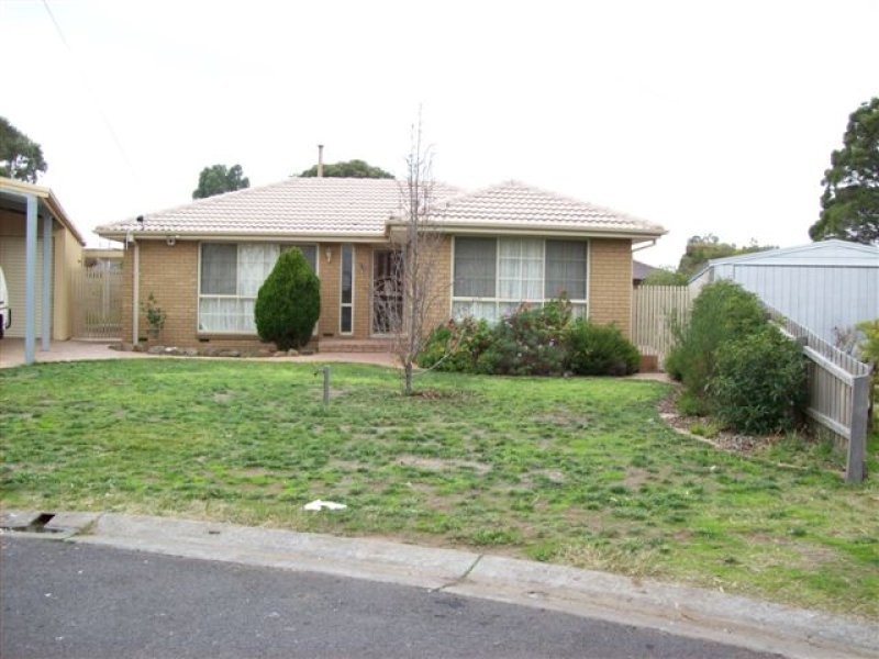 13 Brampton Close, Craigieburn VIC 3064
