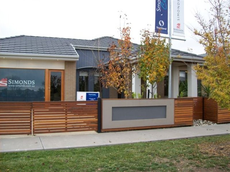 13 Grosvenor Square, Craigieburn VIC 3064