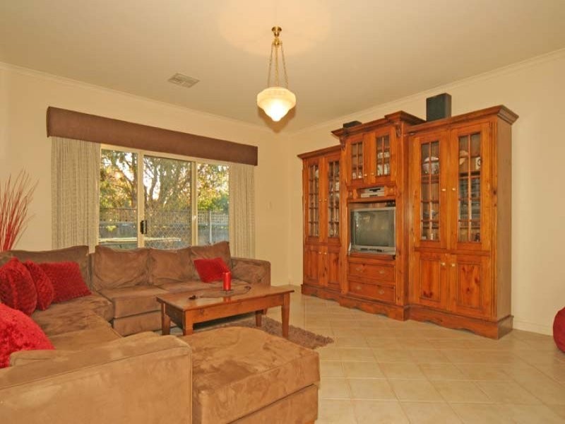 1 Chiton Avenue, Seaford Rise SA 5169