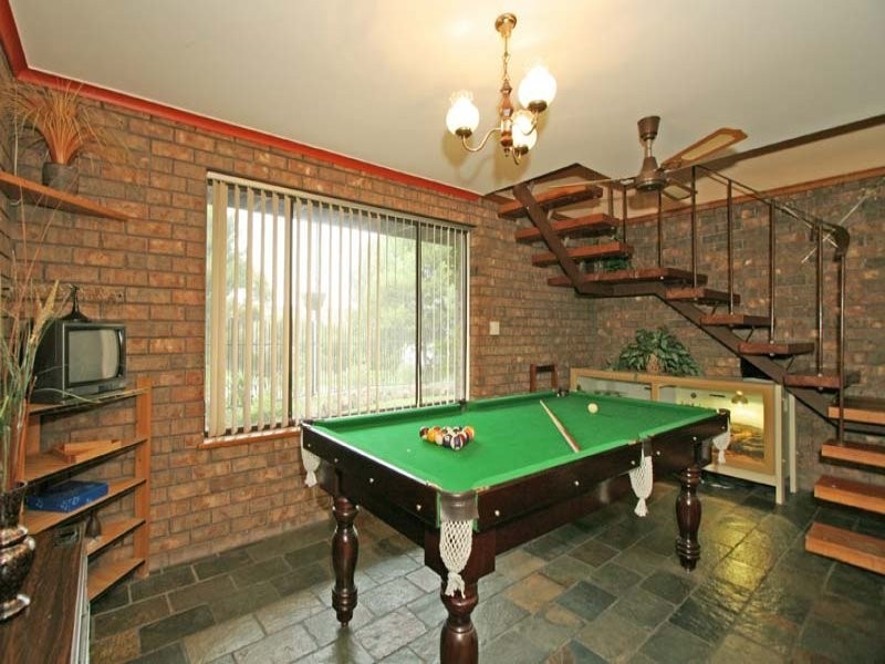 43 Chilcomb Drive, Huntfield Heights SA 5163