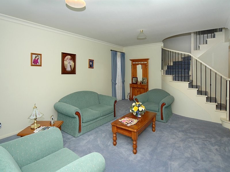 26 Ingleton Drive, Hallett Cove SA 5158