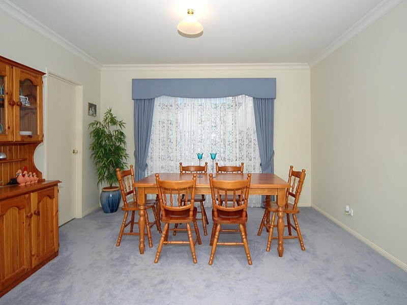 26 Ingleton Drive, Hallett Cove SA 5158