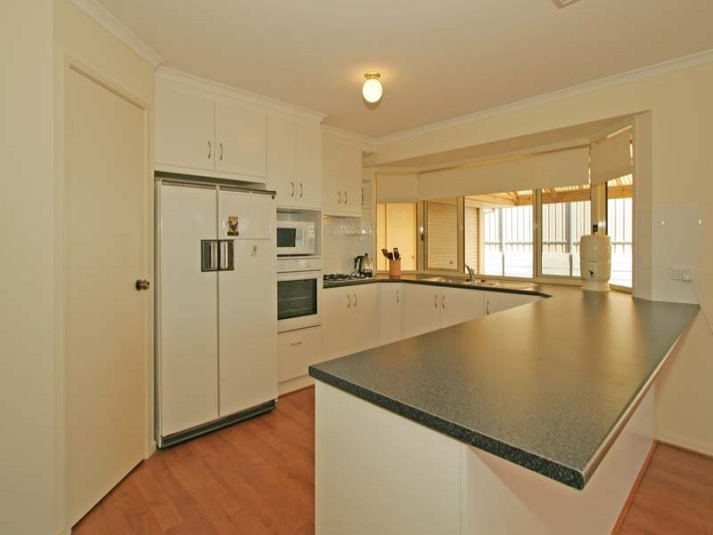 4 Torquay Drive, Seaford Rise SA 5169