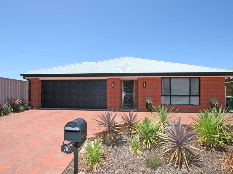 30 Mundulla Avenue, Woodcroft SA 5162