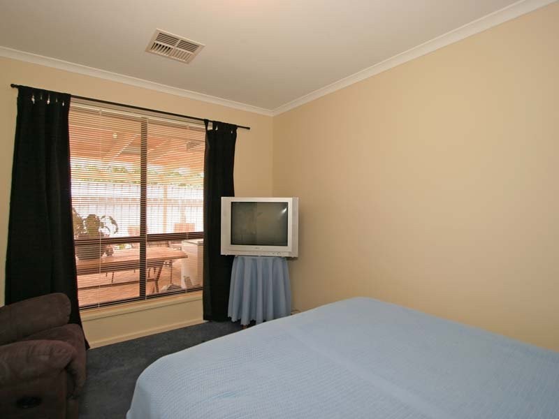 30 Mundulla Avenue, Woodcroft SA 5162