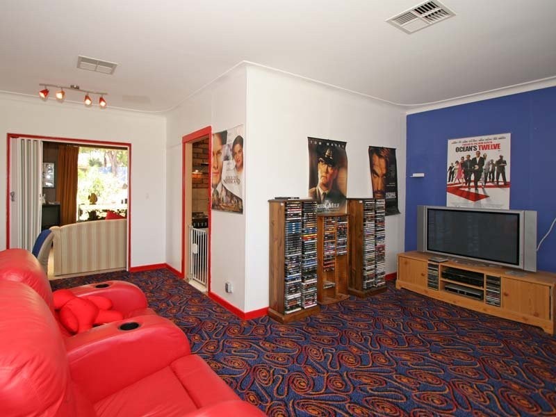 74 Brentwood Drive, Huntfield Heights SA 5163