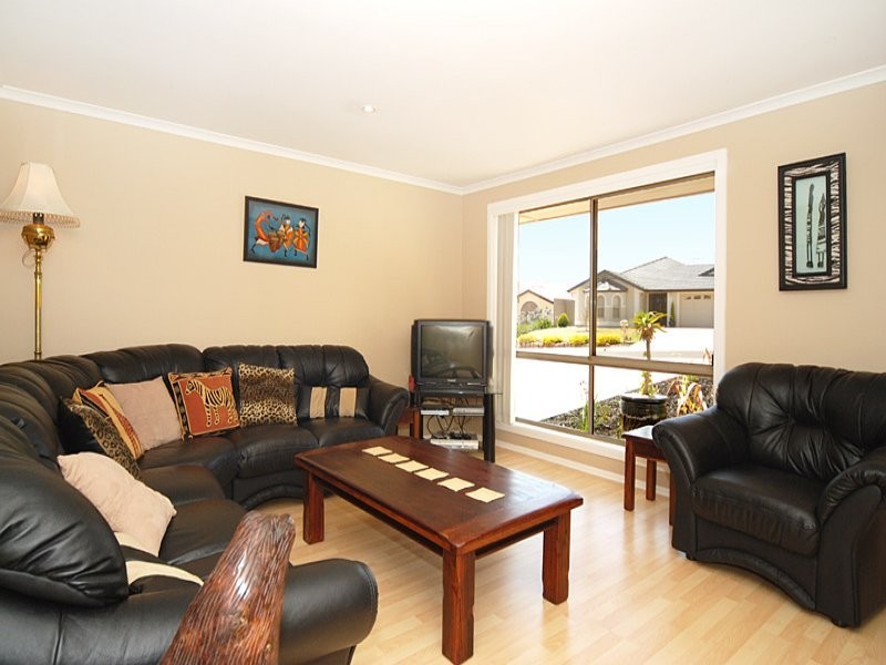14 Kestrel Circuit, Seaford Rise SA 5169