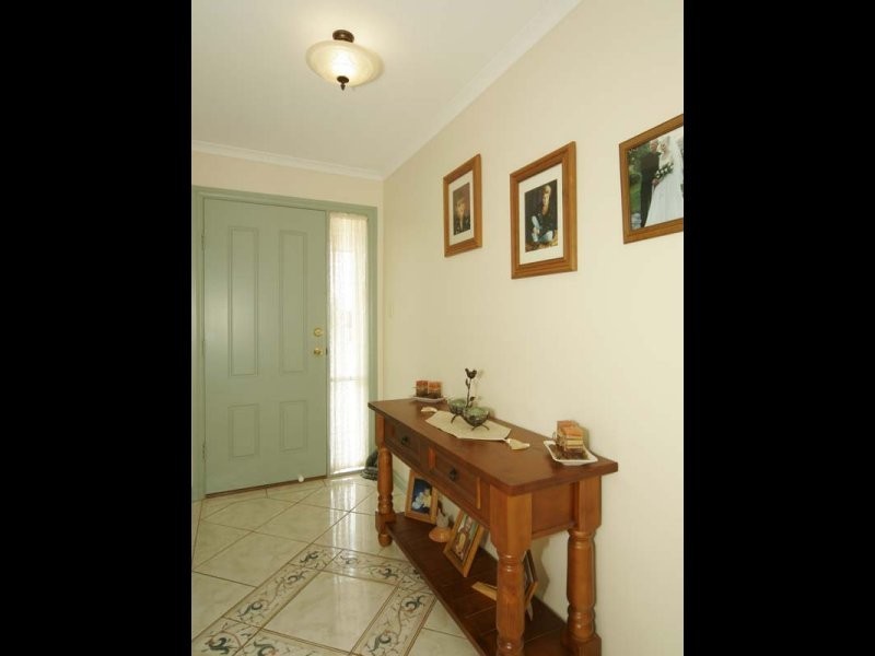 9 Meadfoot Close, Moana SA 5169