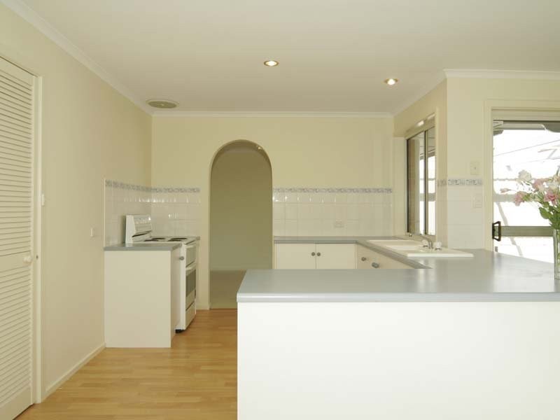 17 Paignton Close, Moana SA 5169