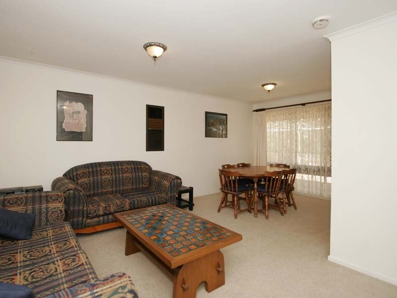 32 Desmond Road, Hackham SA 5163