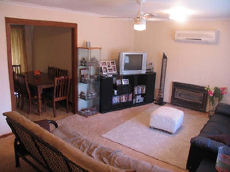 10 Woodhall Drive, Happy Valley SA 5159