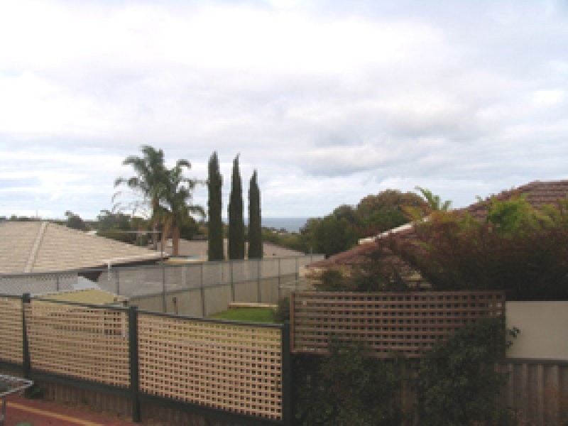 11 Gledsdale Road, Hallett Cove SA 5158