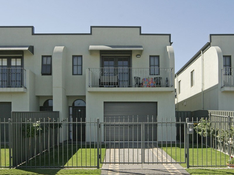 Unit 2, 31 Nashwauk Crescent, Moana SA 5169