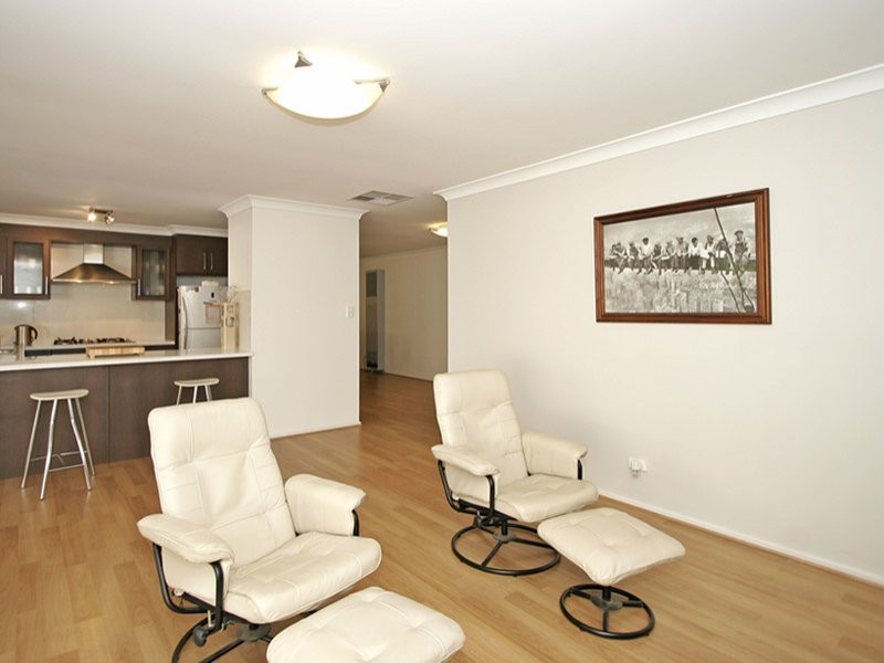 4 Albatross Grove, Seaford Rise SA 5169
