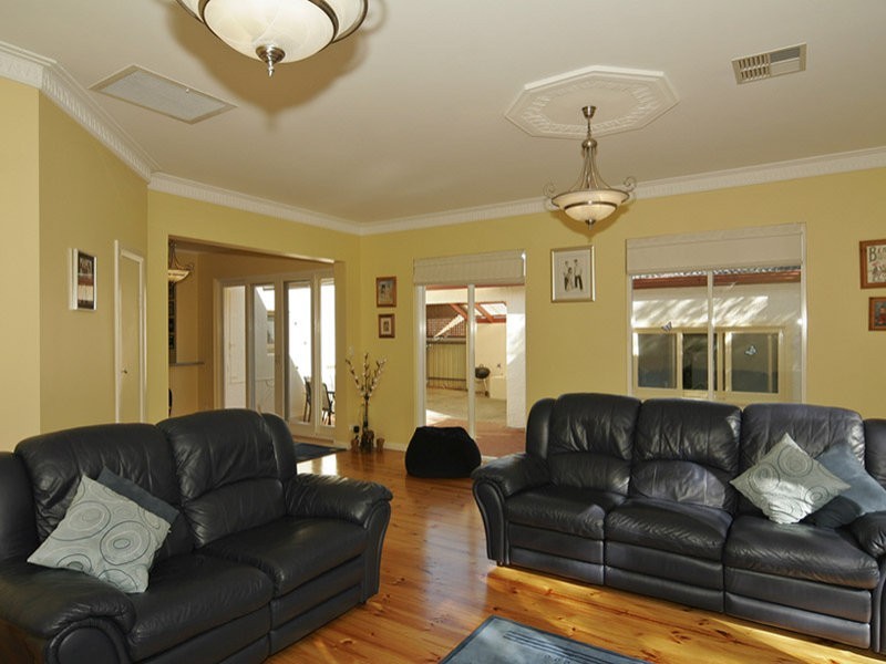 17 Gowrie Avenue, Glengowrie SA 5044