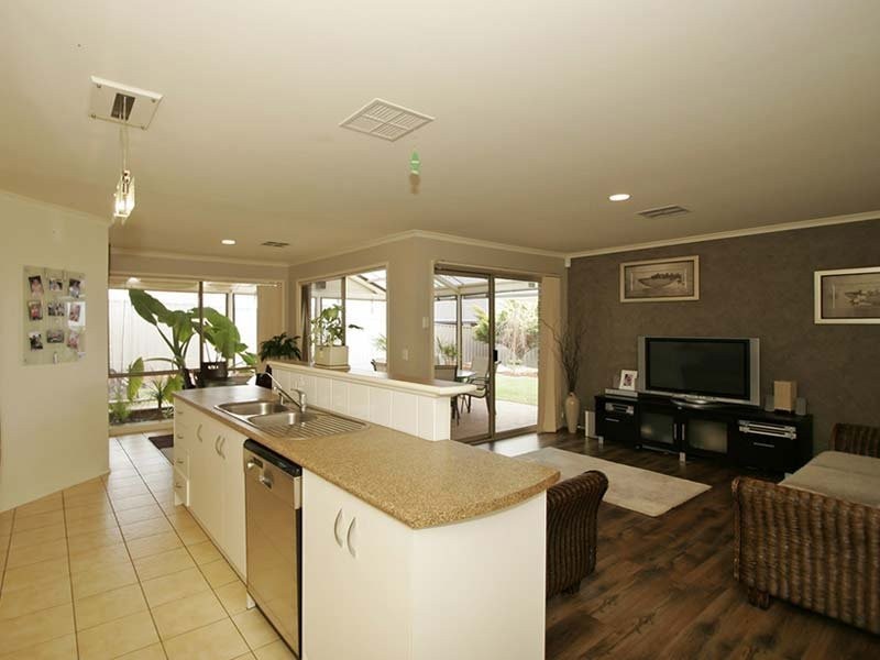 18 Spy Glass Hill Circuit, Seaford Rise SA 5169