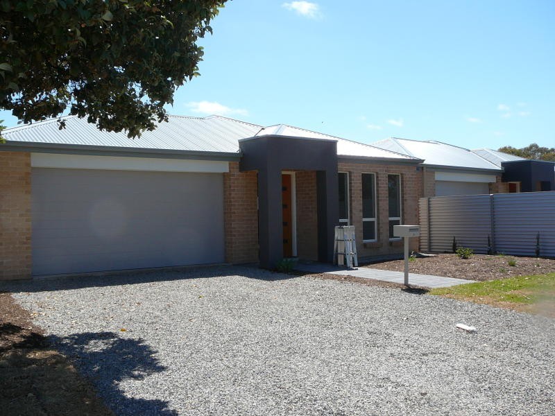 7 McBurney Crescent, Aldinga Beach SA 5173
