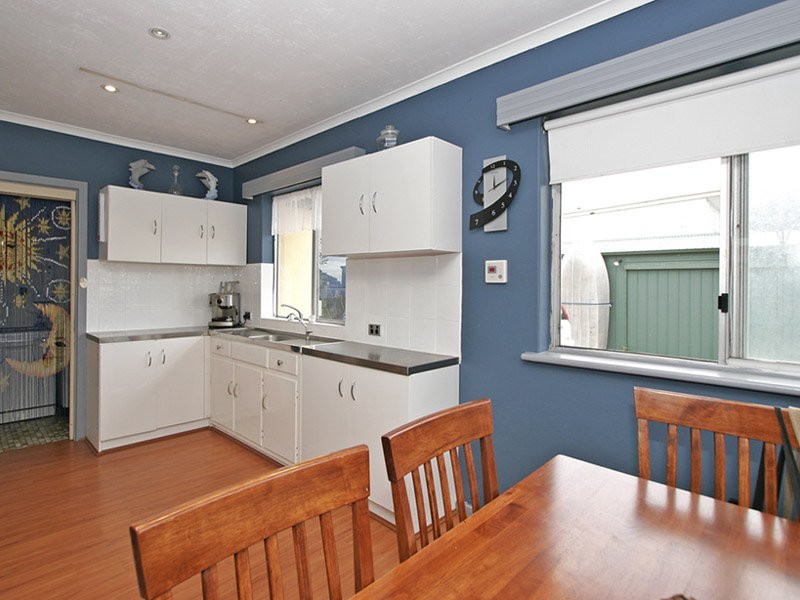 8 Avenell Avenue, Christies Beach SA 5165