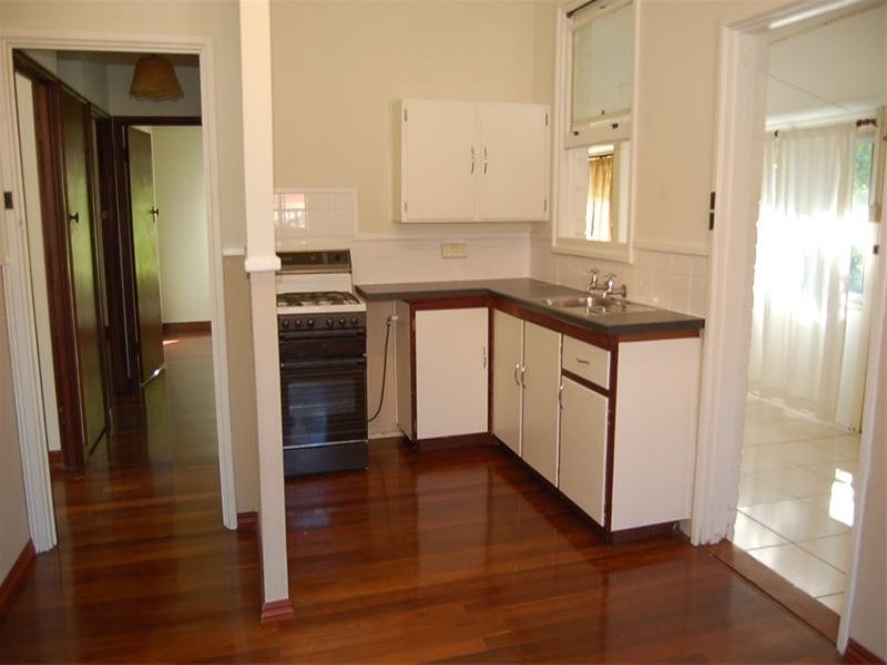 11 Alvah Street, St James WA 6102