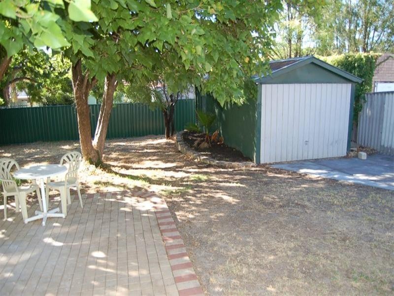 11 Alvah Street, St James WA 6102