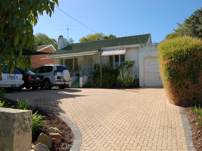 118 Hillview Terrace, St James WA 6102