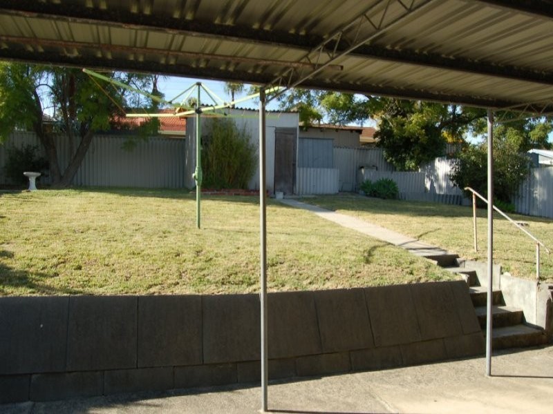 126 Hillview Terrace, St James WA 6102