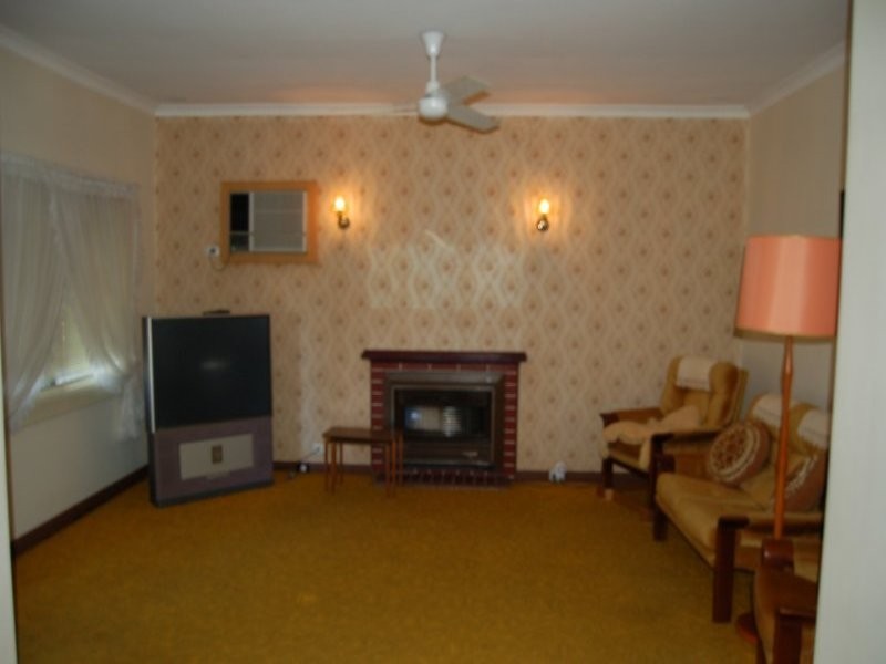 126 Hillview Terrace, St James WA 6102