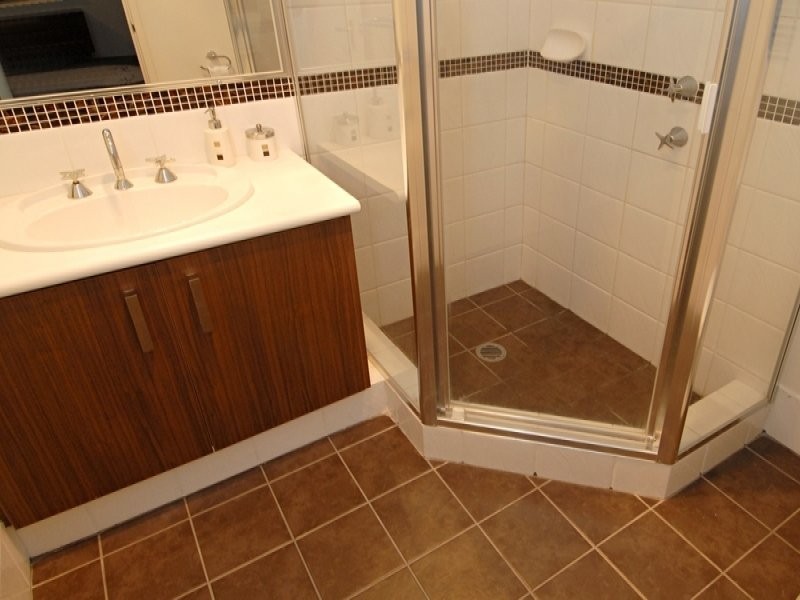 33A Wyndham Street, St James WA 6102