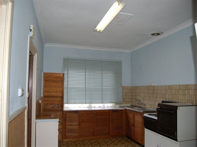 13 Coolgardie Street, St James WA 6102