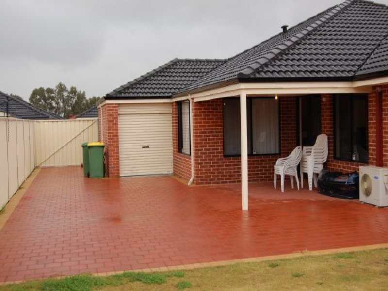 30 Mica Mews, Wattle Grove WA 6107