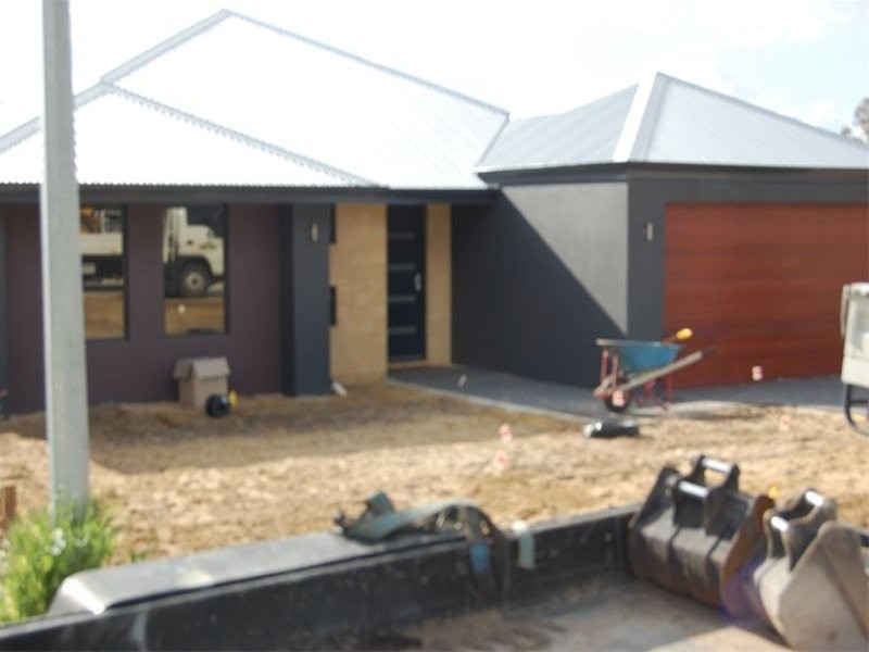 2 Avalon Lane, Wattle Grove WA 6107