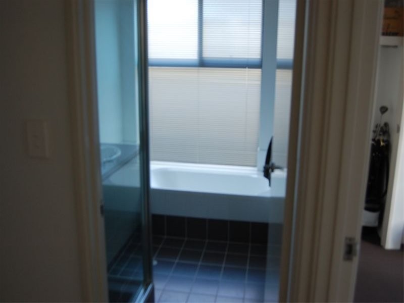 2 Avalon Lane, Wattle Grove WA 6107