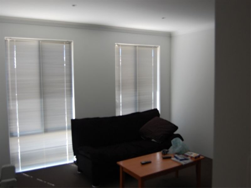 2 Avalon Lane, Wattle Grove WA 6107