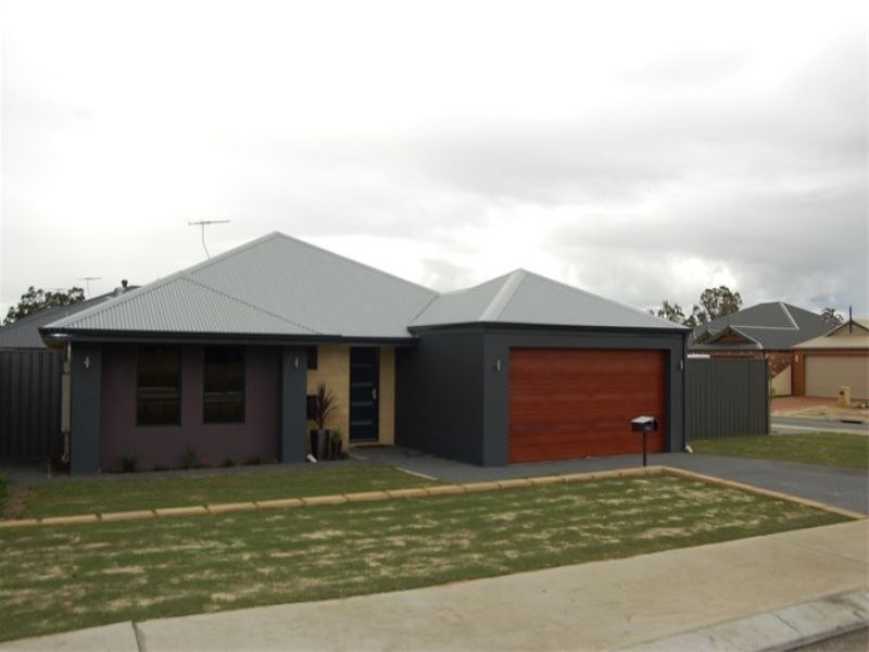 2 Avalon Lane, Wattle Grove WA 6107