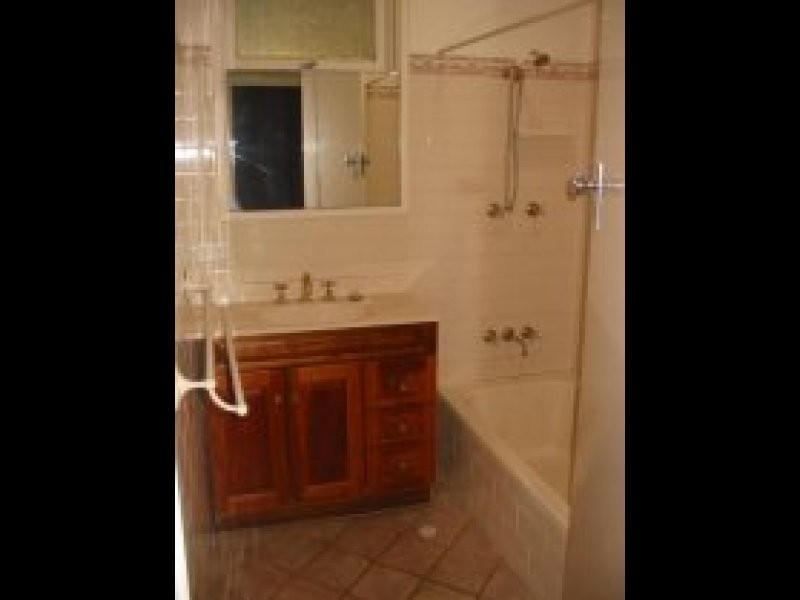 9 Burlington Street, St James WA 6102