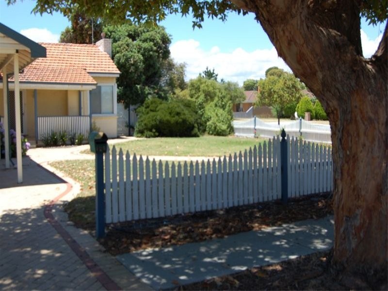 129 Fitzroy Road, Rivervale WA 6103