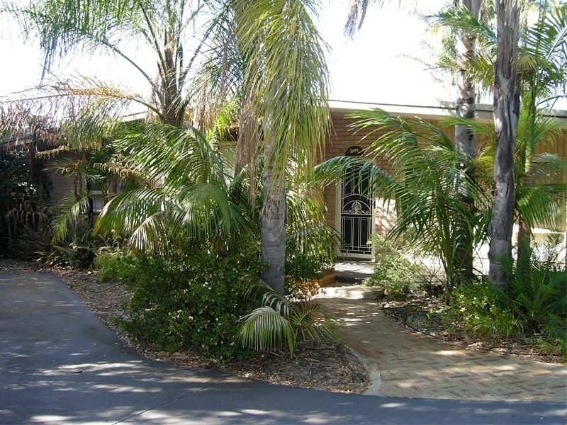 20 Knutsford Avenue, Rivervale WA 6103