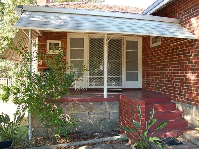 4 Canny Road, St James WA 6102