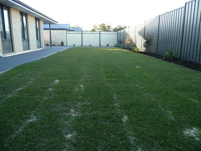 2 Avalon Lane, Wattle Grove WA 6107