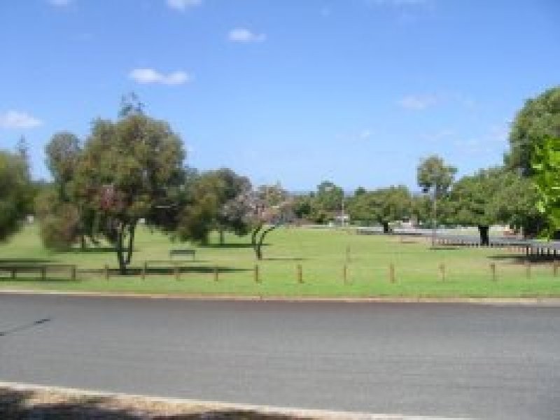 95 Boundary Road, St James WA 6102