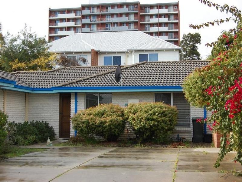 102B Mackie Street, Victoria Park WA 6100