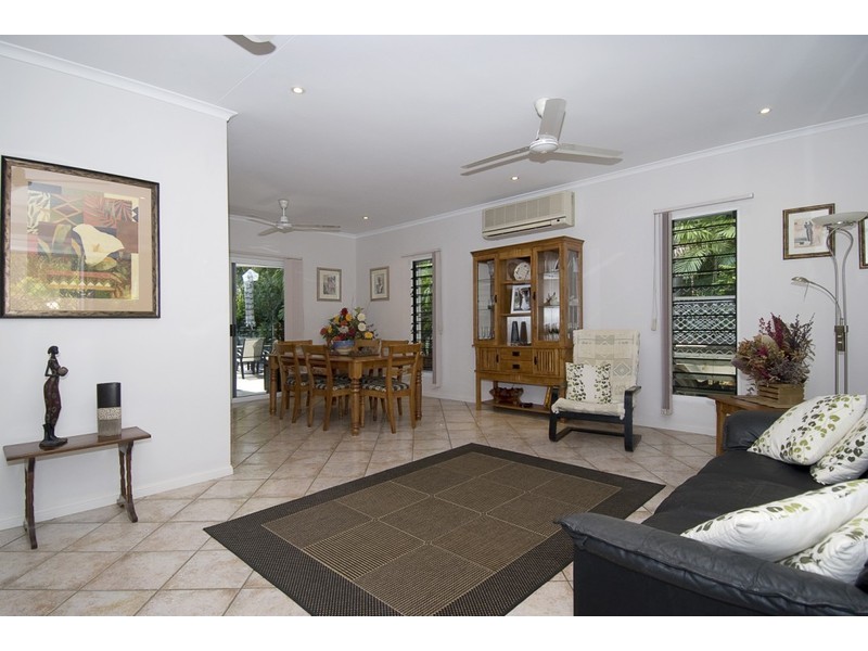 Coconut Grove NT 0810