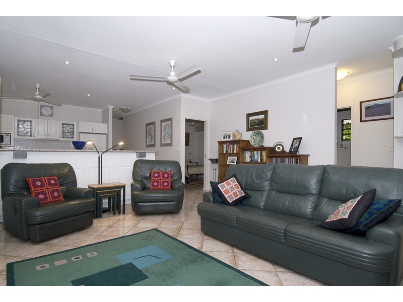 Coconut Grove NT 0810