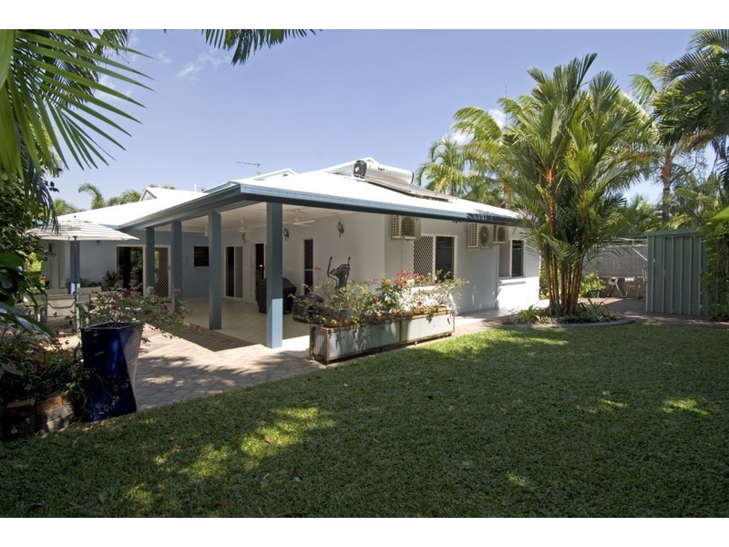 Coconut Grove NT 0810