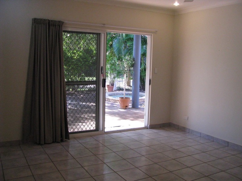 1/13 Sovereign Circuit, Coconut Grove NT 0810