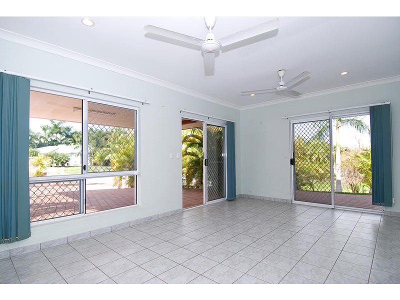 2/1 Excelsa Court, Rosebery NT 0832
