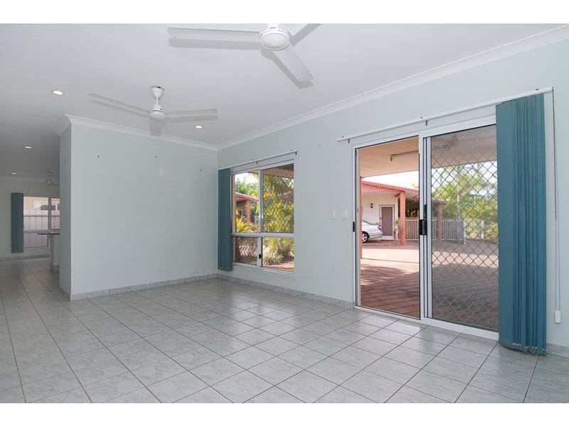 2/1 Excelsa Court, Rosebery NT 0832