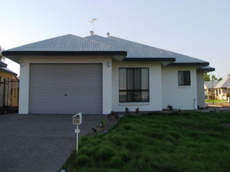 18 Wood Street ‘NEW LISTING’, Rosebery NT 0832